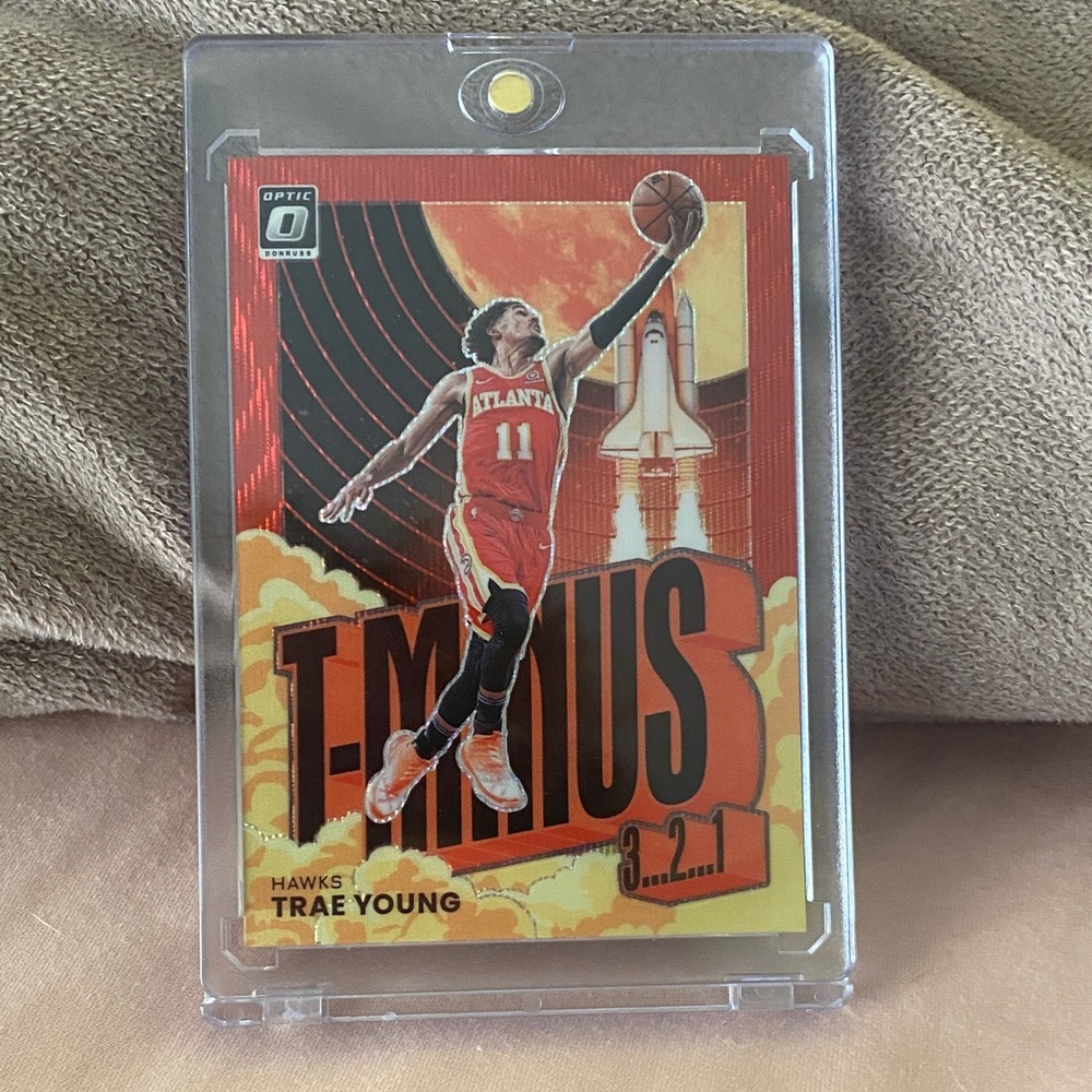 2021 Panini Optic Basketball Trea Young T-Minus 321 Red Wave Short Print!!